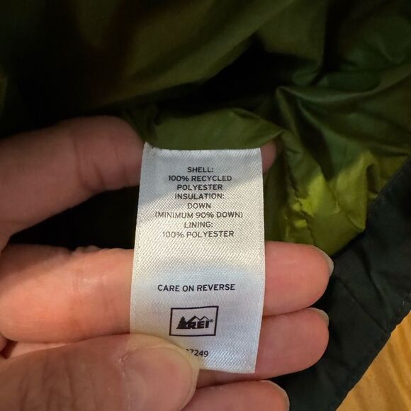 REI Co-op Therum Down Filled Puffer Vest Mens MED Forest Green Exterior Full Zip - Picture 6 of 8